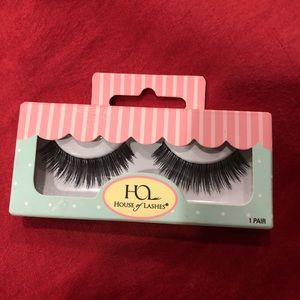BNIB House Of Lashes - Bombshell